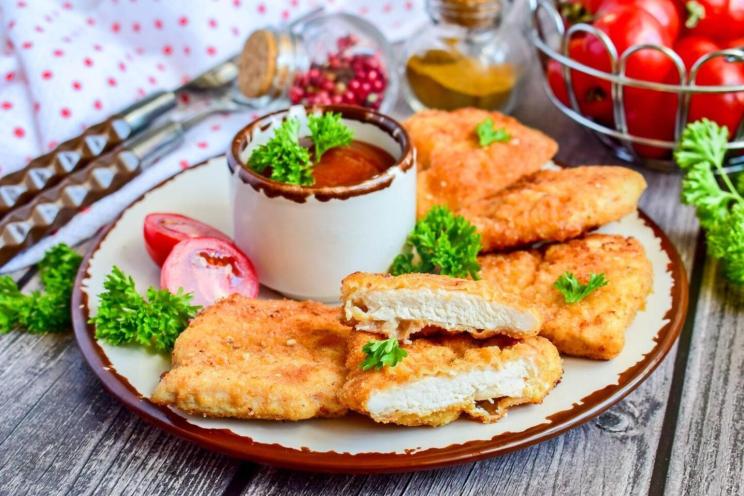 Crispy Pan-Fried Breaded Chicken Breasts