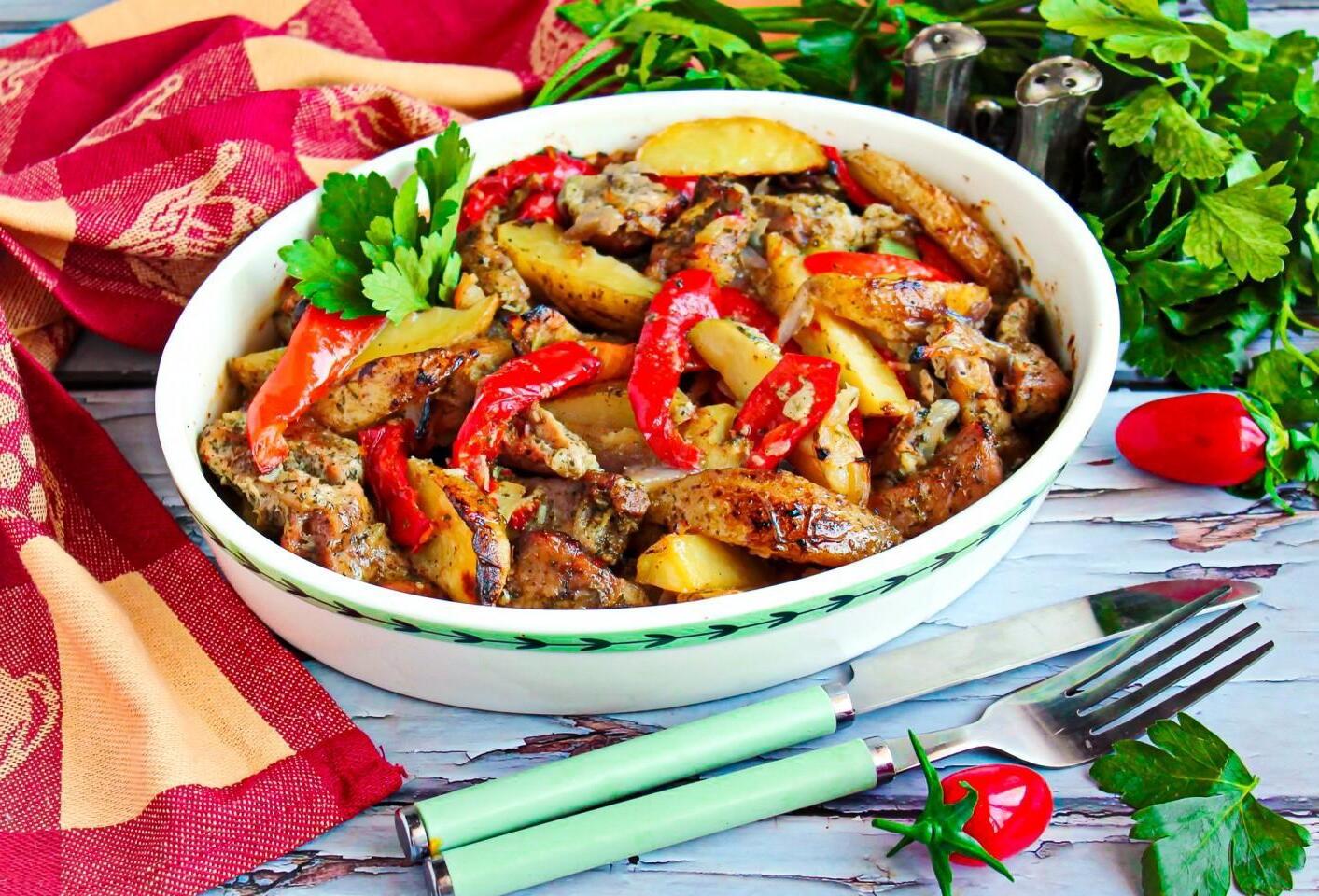 Oven-Baked Pork with Veggies and Potatoes Oven-Baked Pork with Veggies and Potatoes