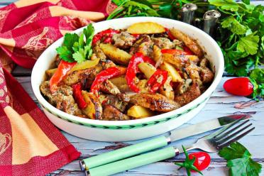 Oven-Baked Pork with Veggies and Potatoes