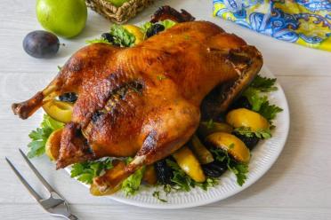 Oven-Baked Duck with Prunes
