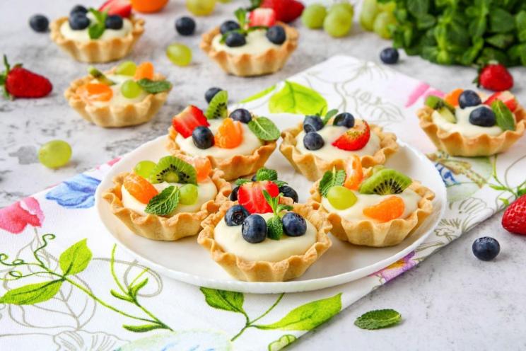 Cream-Filled Tartlets: A Sweet Tooth's Delight