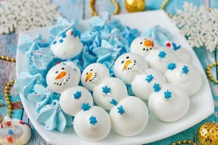Snowman Meringues: Festive and Fun Treats
