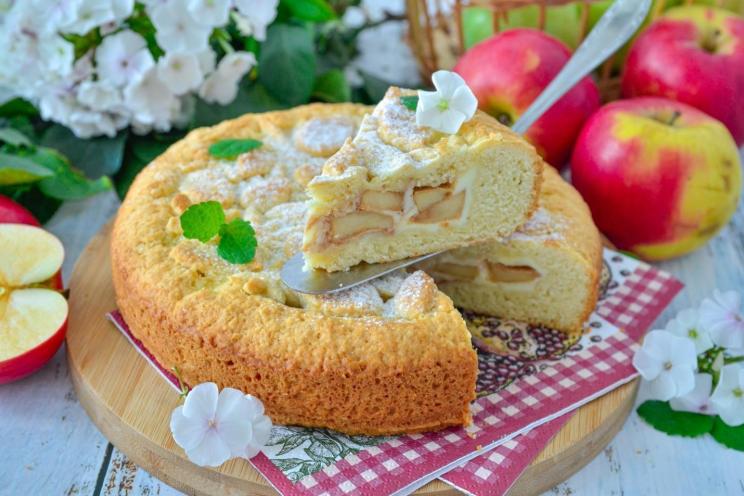 Sour Cream Apple Pie Delight