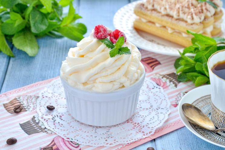 Fluffy Mascarpone Tiramisu Cream