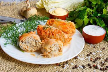 Tender Chinese Cabbage Rolls with Minced Meat and Rice