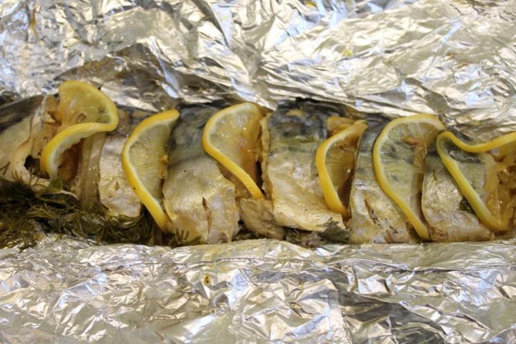 Baked Mackerel with Lemon and Onion
