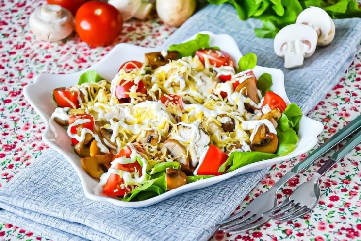 Chicken & Mushroom Salad Delight