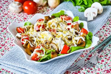 Chicken & Mushroom Salad Delight