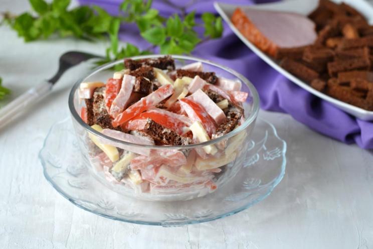 Ham, Tomato, and Cheese Salad