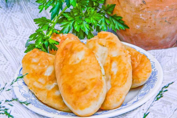 Pan-Fried Yeast Pies: A Family Favorite!