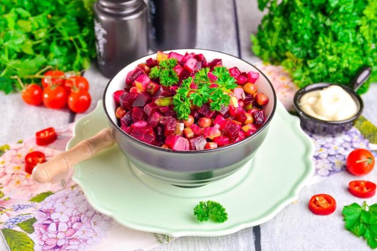Fresh and Juicy Beet and Pickle Salad