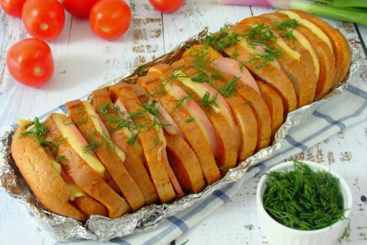 Sausage and Cheese Oven-Baked Loaf