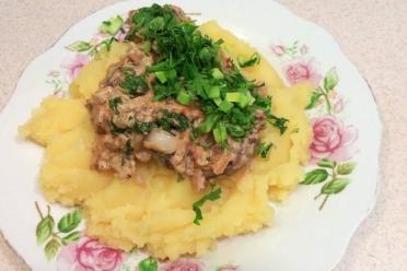 Savory Braised Chicken Hearts