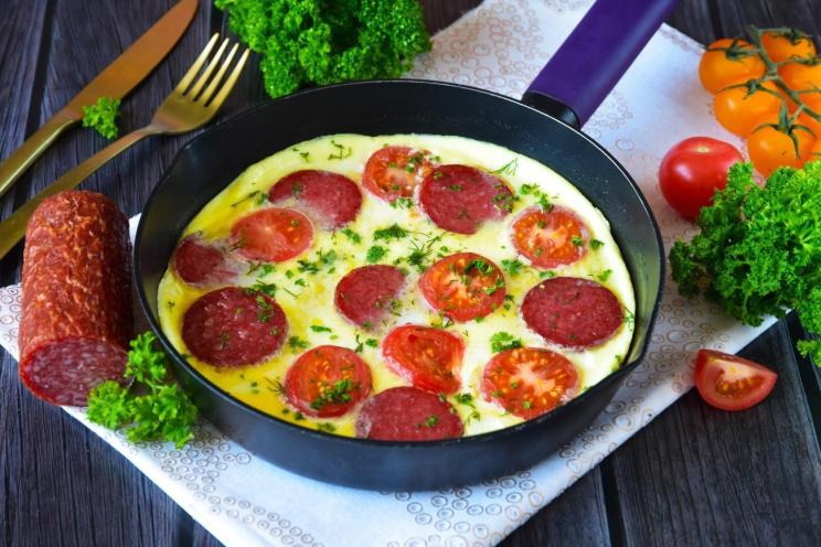 Sausage and Tomato Skillet Omelette