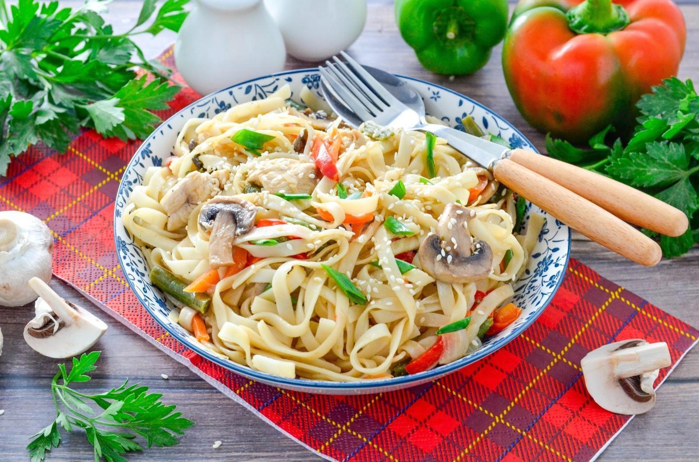 Chicken Mushroom Noodle Stir-Fry