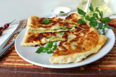 Quick and Easy Lavash with Cottage Cheese and Egg