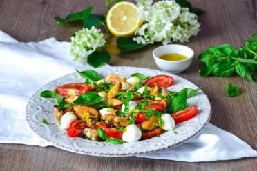Seafood Caprese Salad with Mussels and Mozzarella