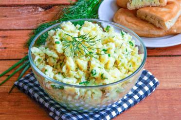Creamy Potato Pie Filling with Green Onions