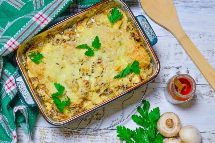 Baked Chicken Legs with Mushrooms and Cheese