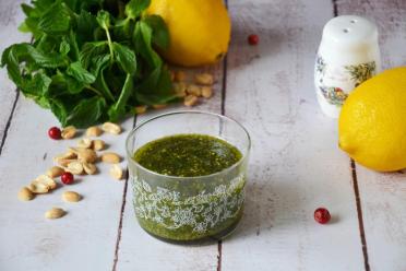 Refreshing Mint-Basil Meat Sauce