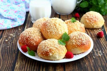 Fluffy Homemade Milk Buns