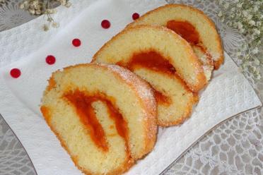 5-Minute Fluffy Oven-Baked Sponge Roll