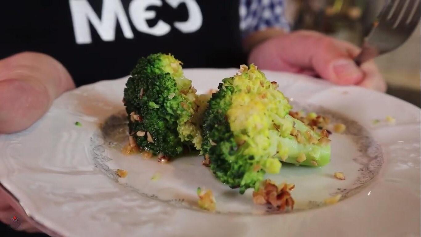 Kid-Approved Broccoli with Peanuts and Olive Oil