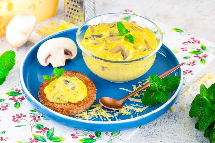 Creamy Mushroom & Cheese Sauce Creamy Mushroom & Cheese Sauce