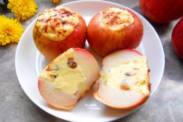 Slow Cooker Baked Apples with Cottage Cheese