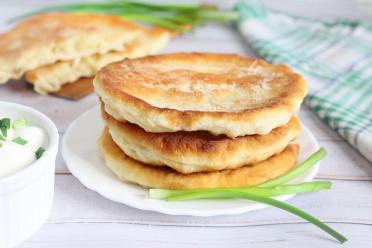 Quick and Easy Pan-Fried Kefir Cakes
