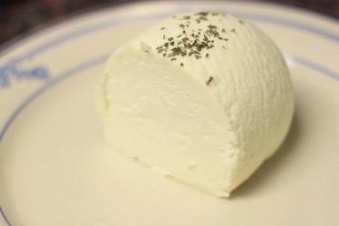 Simple and Quick Homemade Goat Cheese