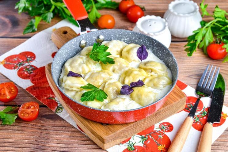 Pan-Fried Dumplings with Sour Cream and Cheese
