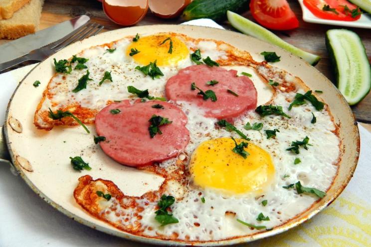 Hearty One-Pan Scrambled Eggs with Sausage Hearty One-Pan Scrambled Eggs with Sausage