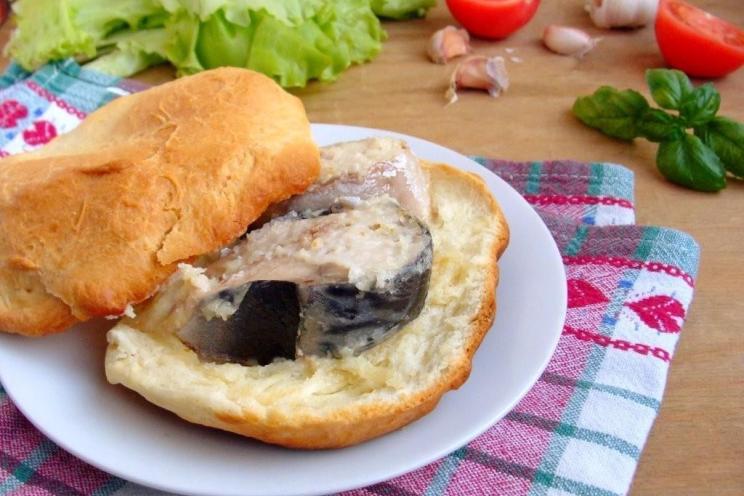 Baked Mackerel in Yeast Dough