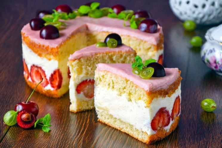 Strawberry Fraisier Cake