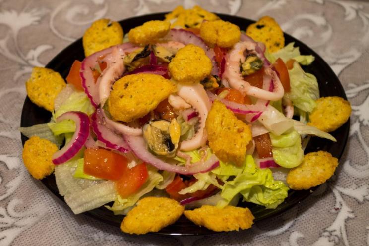 Delicious Seafood Salad with Crispy Croutons