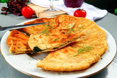 Georgian Bean-Filled Flatbreads: Easy and Delicious!