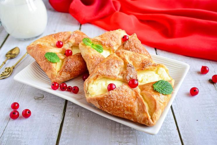 Cottage Cheese Puff Pastry Envelopes: Sweet or Savory Treats