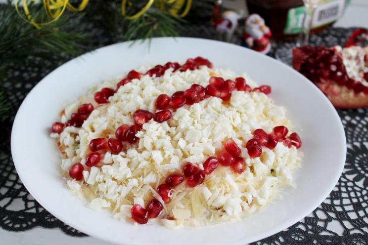 Festive Pomegranate and Beef Holiday Salad
