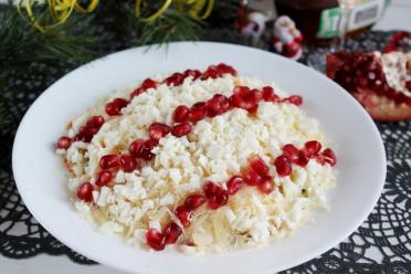 Festive Pomegranate and Beef Holiday Salad
