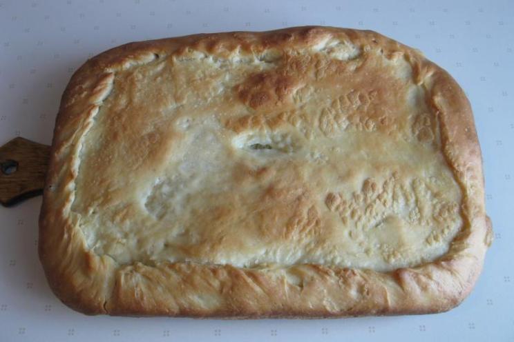 Capelin and Onion Yeast Pie