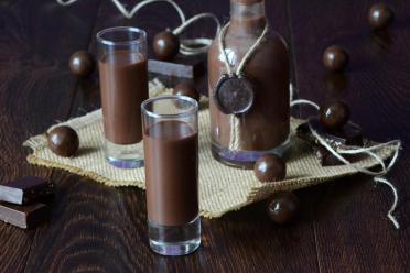 Quick & Easy Chocolate Liqueur in 30 Minutes