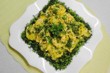 Slow Cooker Zucchini in Creamy Sauce