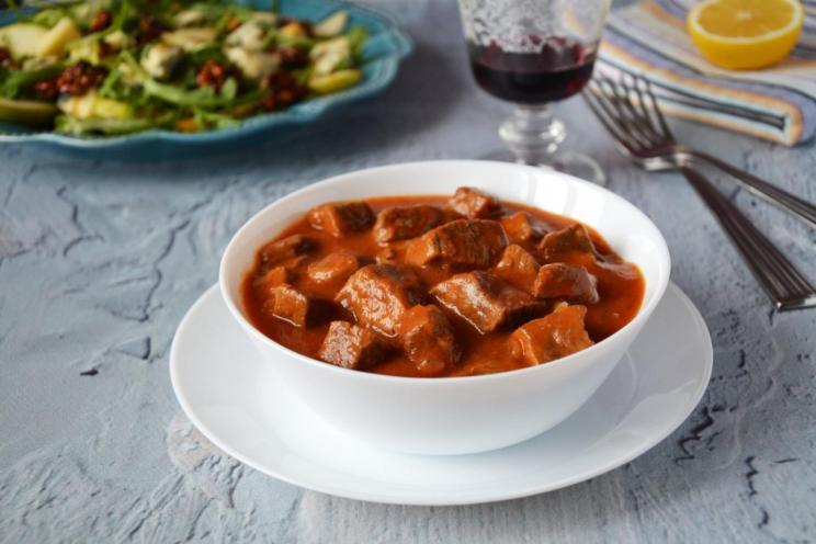 Classic Beef Goulash with Tender Gravy Classic Beef Goulash with Tender Gravy