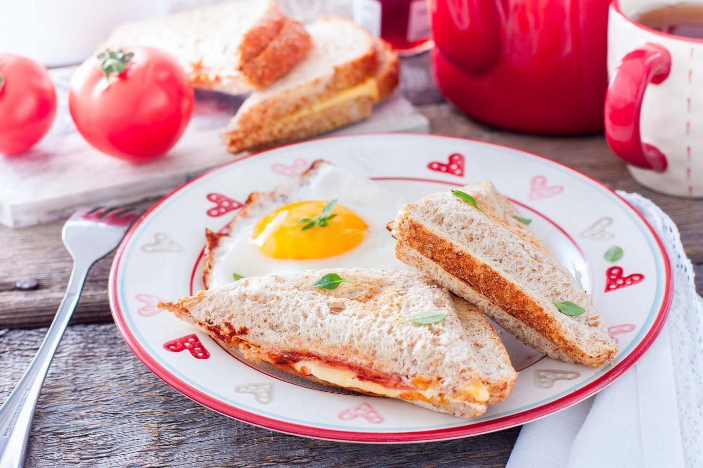 Quick and Tasty Tomato, Cheese, and Sausage Sandwiches