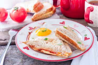 Quick and Tasty Tomato, Cheese, and Sausage Sandwiches