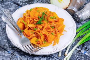 Slow Cooker Cabbage and Potatoes