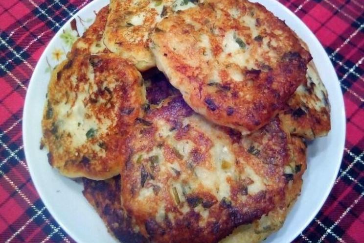 Savory Garlic Cheesecakes with Pepper