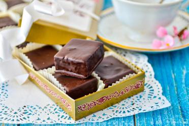 Homemade Bird's Milk Sweets with Agar-Agar