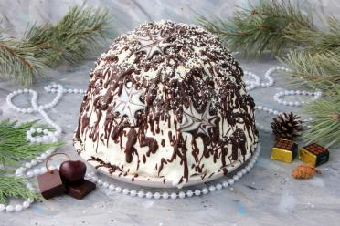 Fruit Sour Cream Sponge Cake